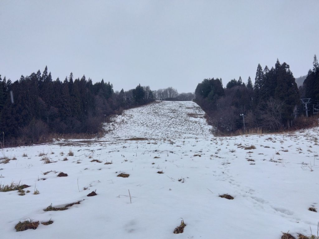湯田スキー場(12月17日時点)